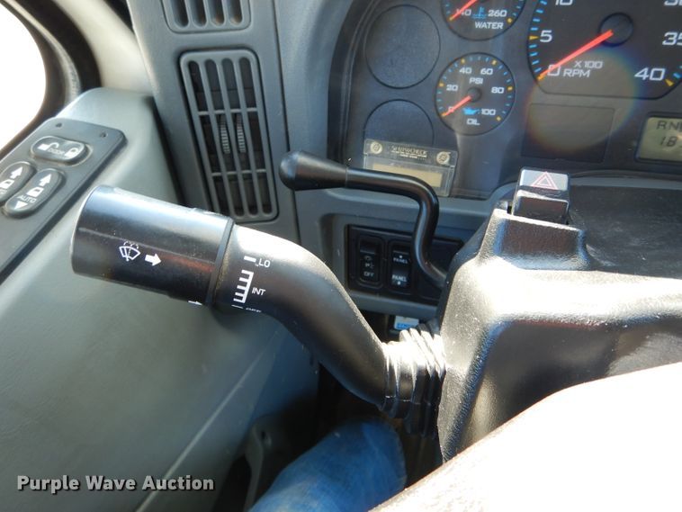 image for item DH6962 2007 International 7300 bucket truck