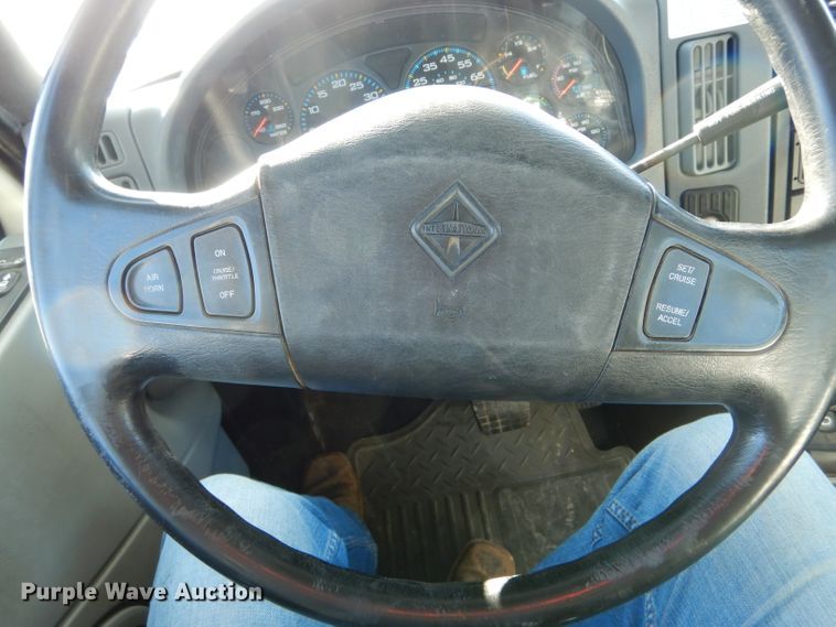 image for item DH6962 2007 International 7300 bucket truck