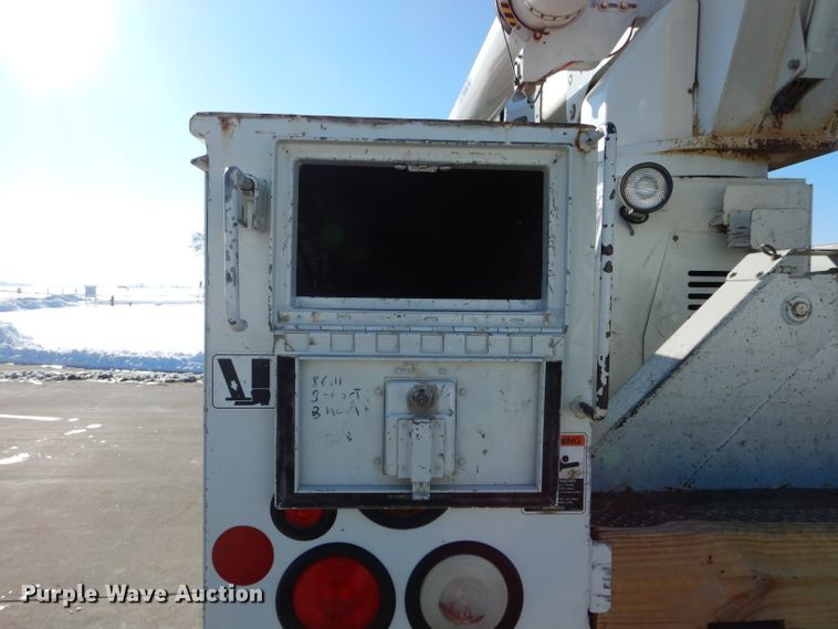 image for item DH6962 2007 International 7300 bucket truck