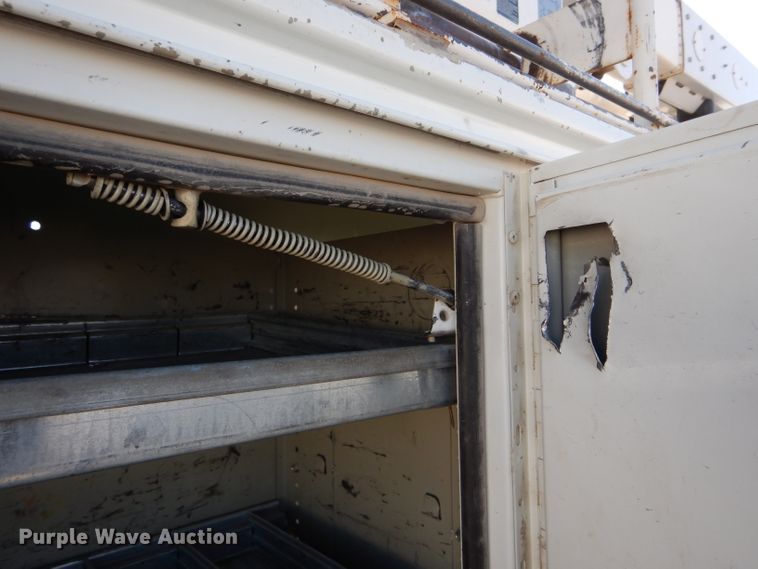 image for item DH6962 2007 International 7300 bucket truck