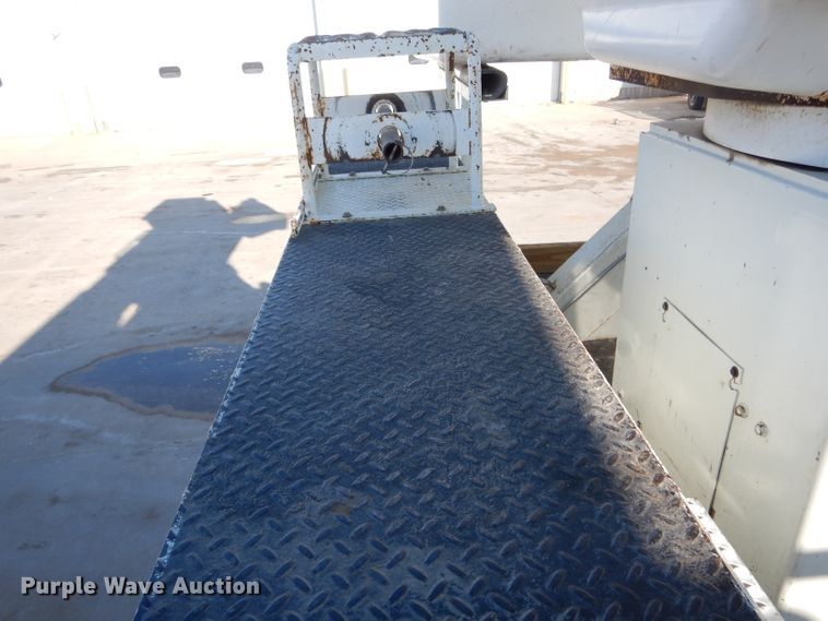 image for item DH6962 2007 International 7300 bucket truck