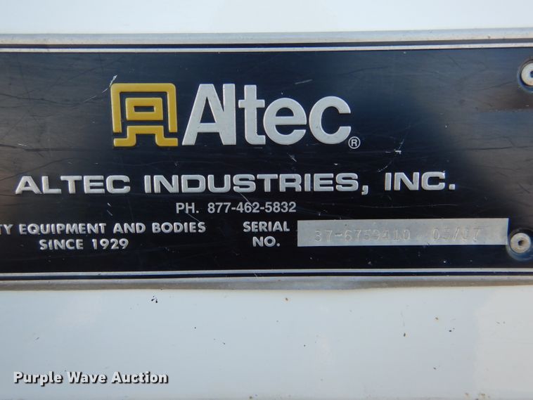 image for item DH6962 2007 International 7300 bucket truck