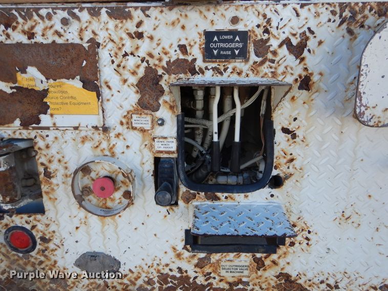 image for item DH6962 2007 International 7300 bucket truck