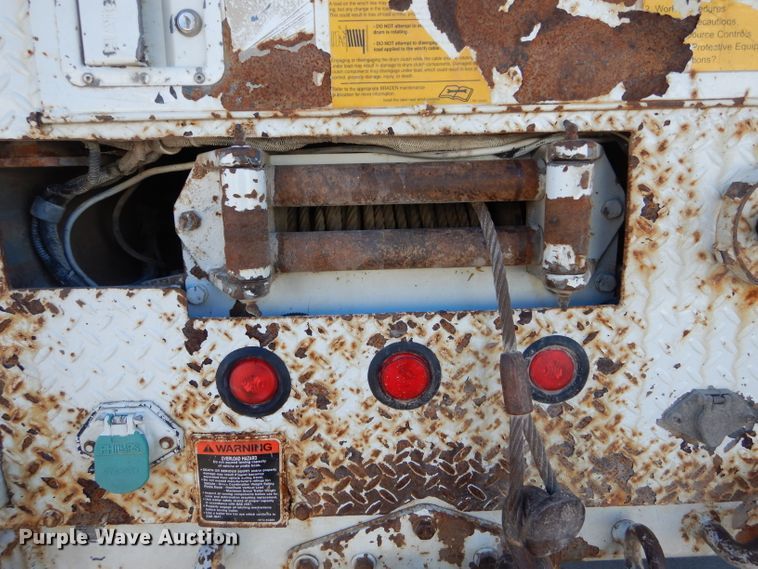 image for item DH6962 2007 International 7300 bucket truck