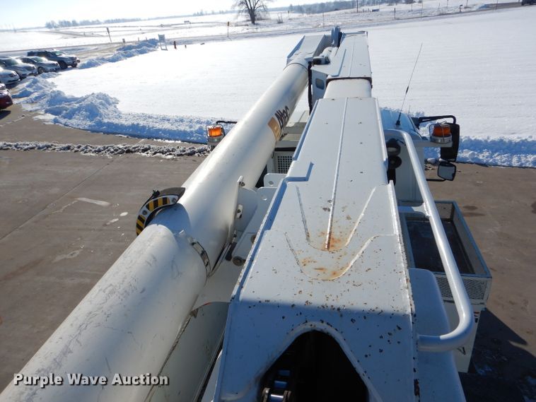 image for item DH6962 2007 International 7300 bucket truck