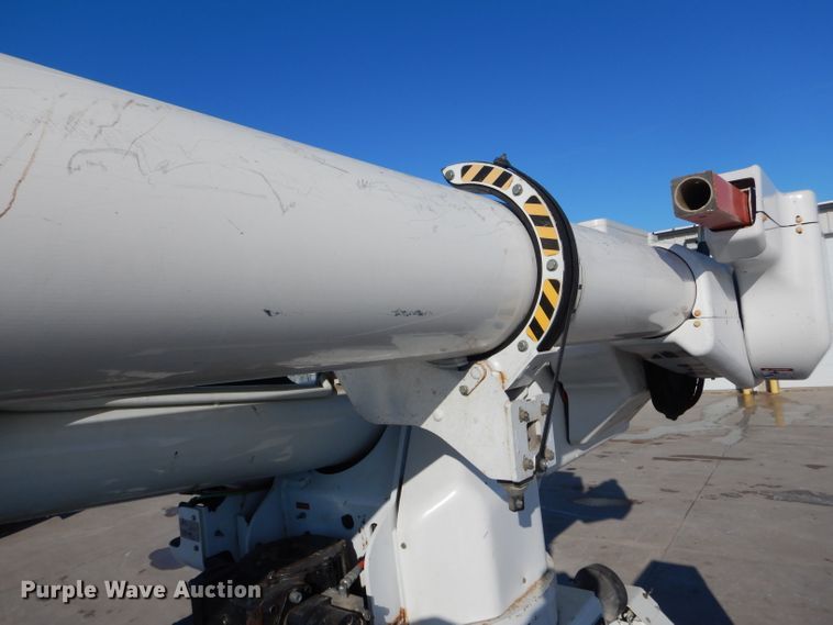 image for item DH6962 2007 International 7300 bucket truck