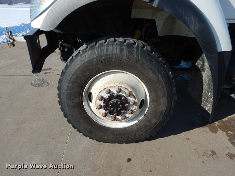 image for item DH6962 2007 International 7300 bucket truck