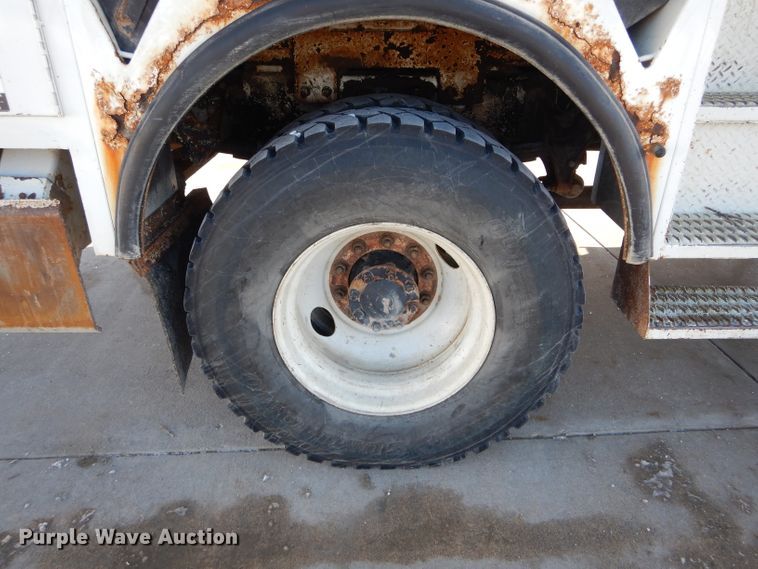 image for item DH6962 2007 International 7300 bucket truck