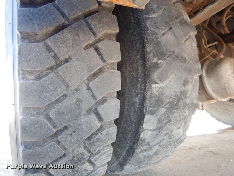 image for item DH6962 2007 International 7300 bucket truck