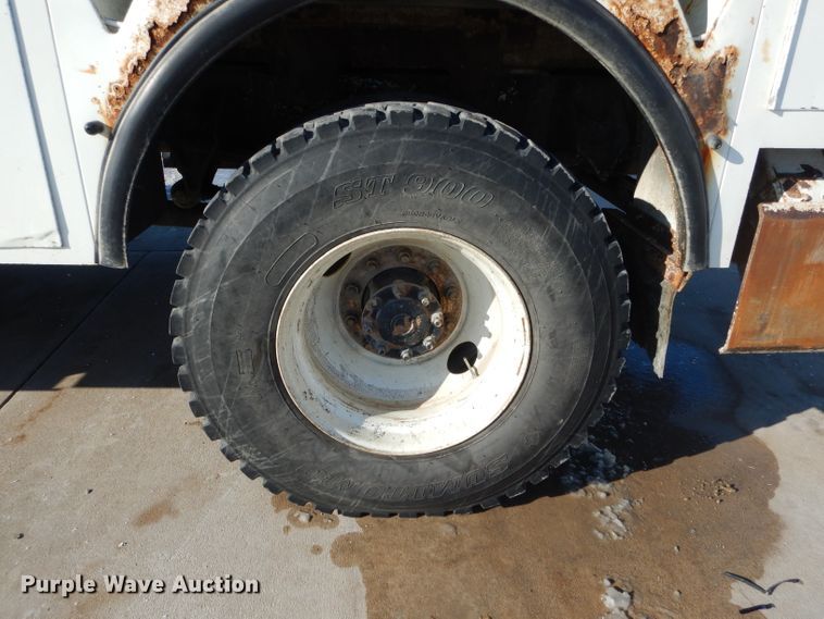 image for item DH6962 2007 International 7300 bucket truck