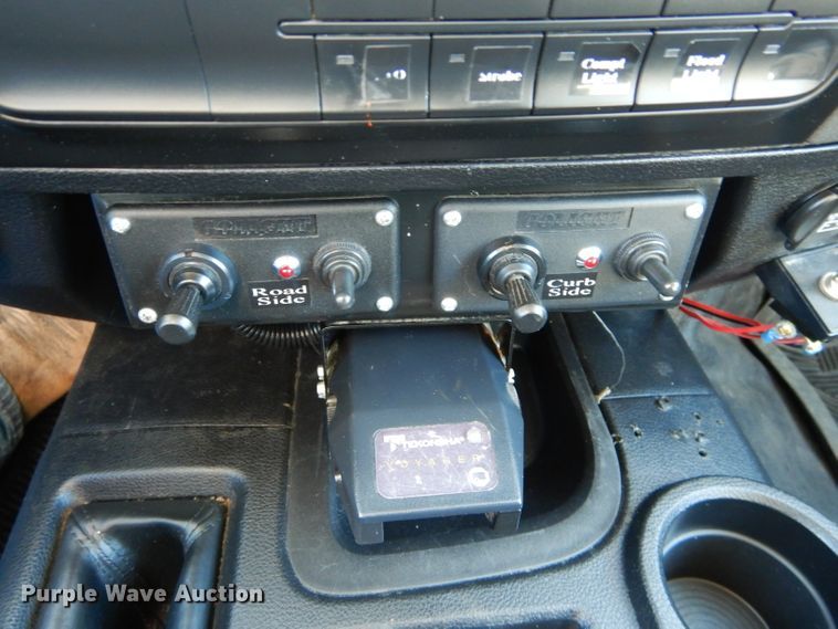 image for item DH6963 2013 Dodge Ram 5500 bucket truck