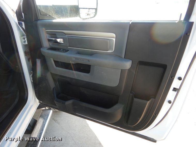 image for item DH6963 2013 Dodge Ram 5500 bucket truck