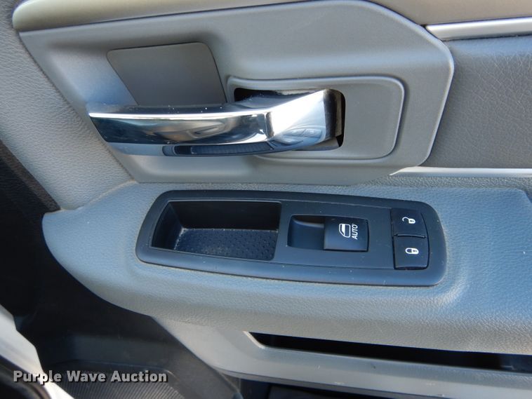 image for item DH6963 2013 Dodge Ram 5500 bucket truck