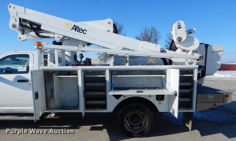 image for item DH6963 2013 Dodge Ram 5500 bucket truck