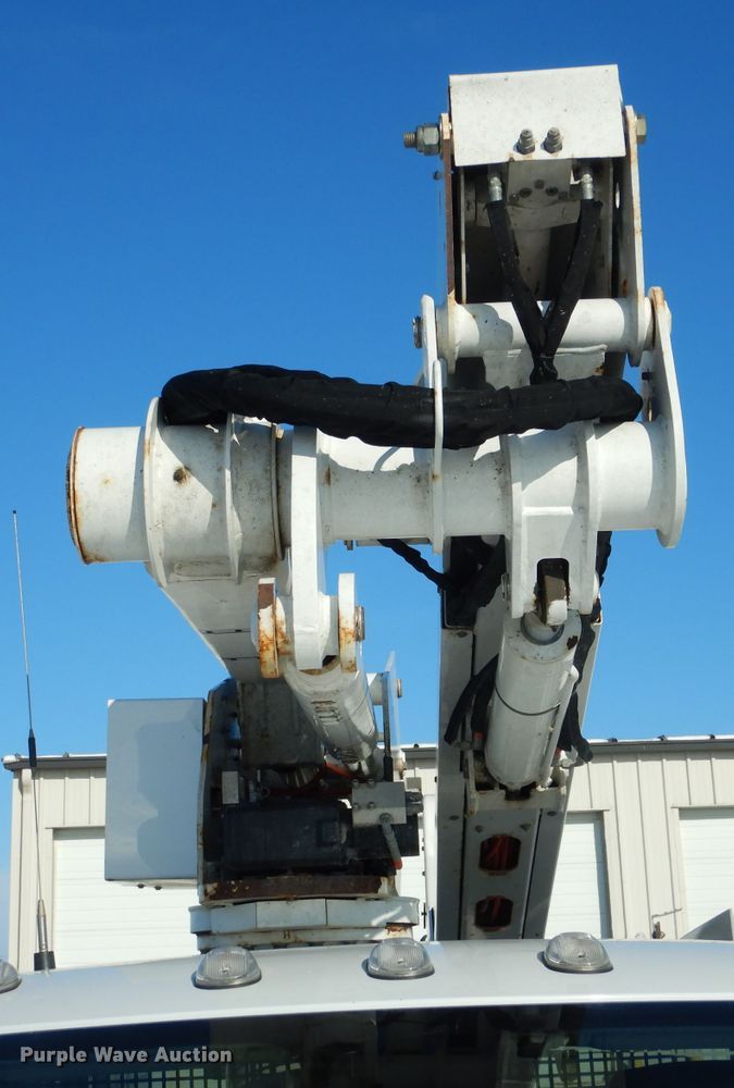 image for item DH6963 2013 Dodge Ram 5500 bucket truck