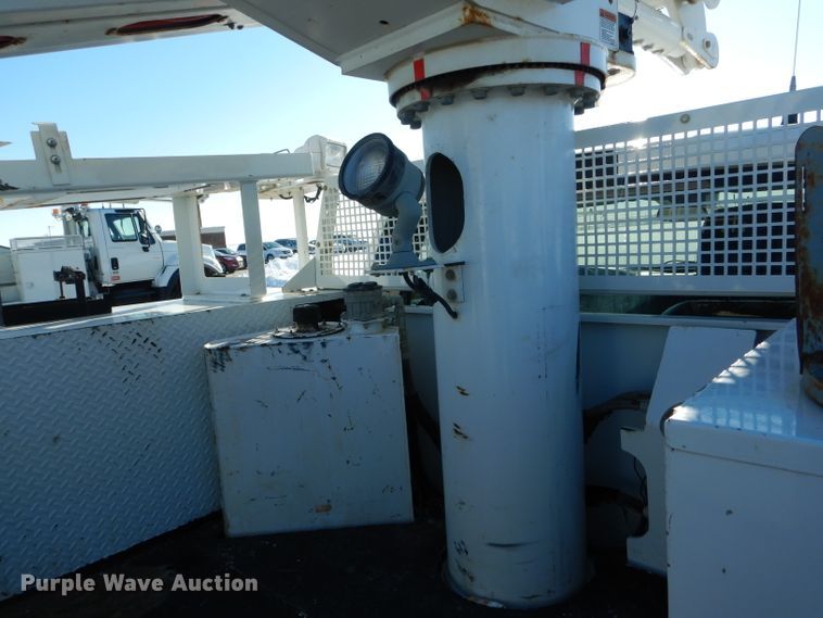 image for item DH6963 2013 Dodge Ram 5500 bucket truck