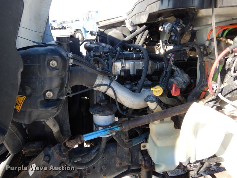 image for item DH6969 2008 International DuraStar 4400 truck cab and chassis