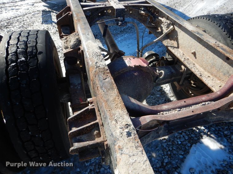 image for item DH6969 2008 International DuraStar 4400 truck cab and chassis