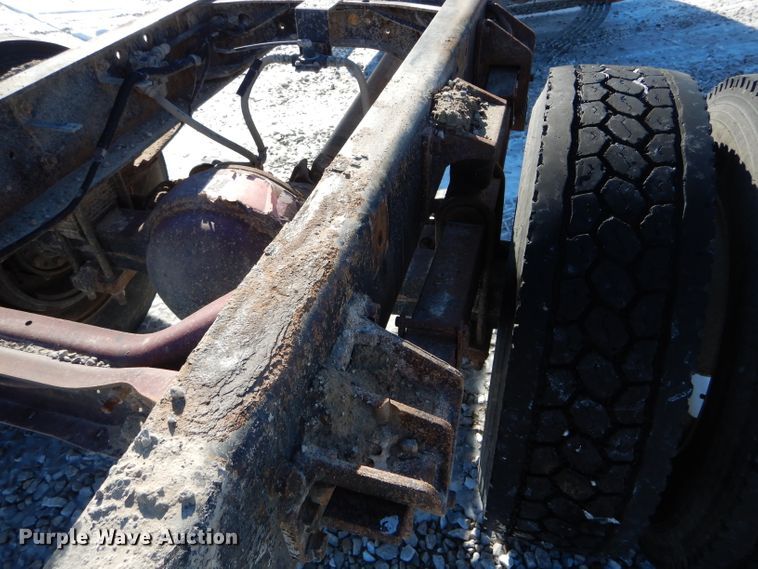 image for item DH6969 2008 International DuraStar 4400 truck cab and chassis