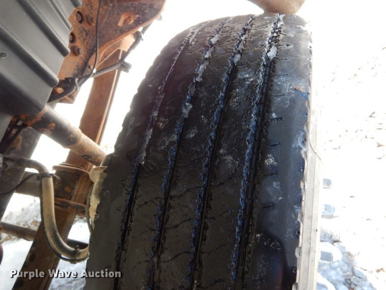 image for item DH6969 2008 International DuraStar 4400 truck cab and chassis