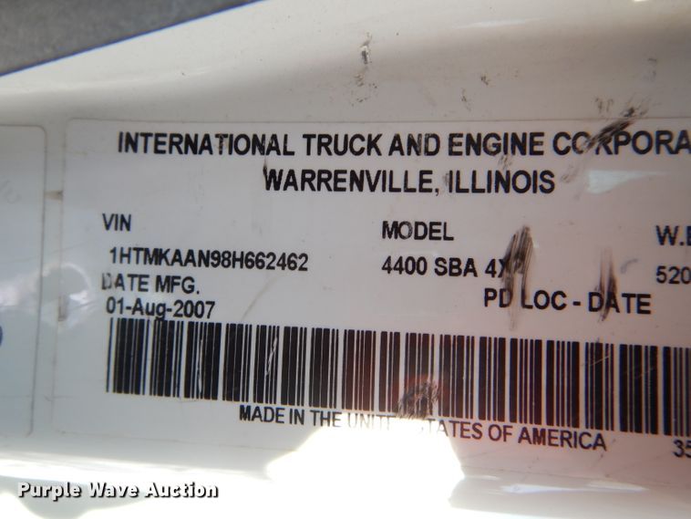 image for item DH6969 2008 International DuraStar 4400 truck cab and chassis