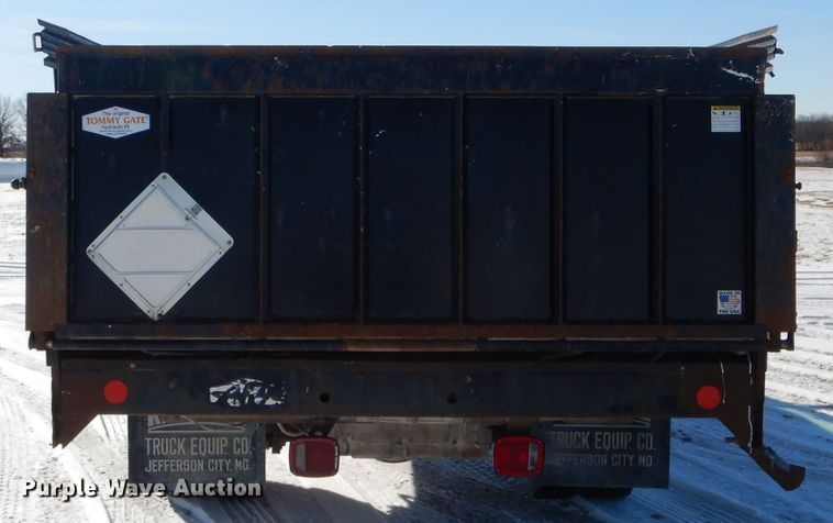 image for item DH6974 2000 Ford F550 Super Duty flatbed truck