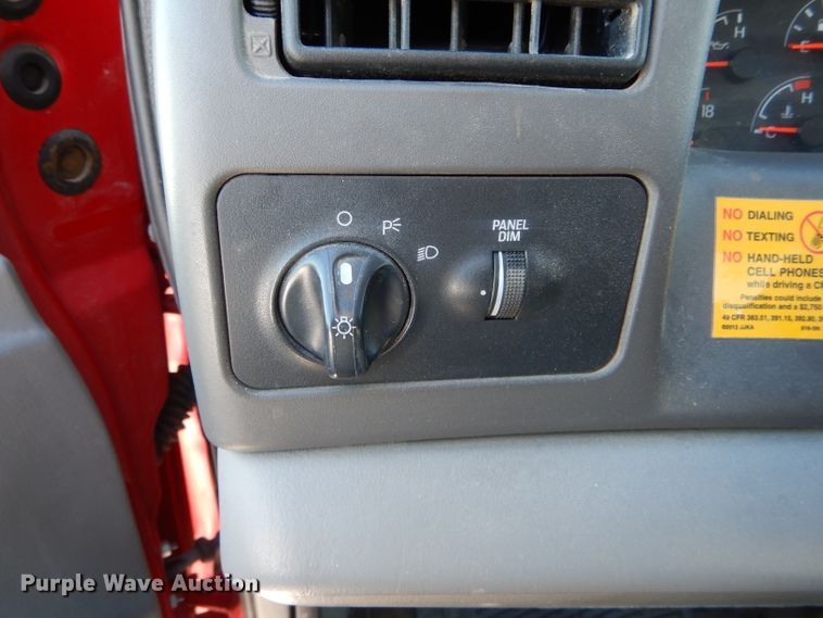 image for item DH6974 2000 Ford F550 Super Duty flatbed truck