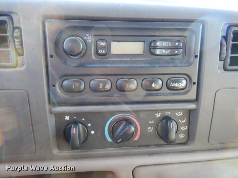 image for item DH6974 2000 Ford F550 Super Duty flatbed truck