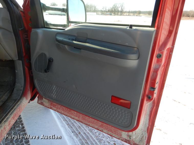 image for item DH6974 2000 Ford F550 Super Duty flatbed truck