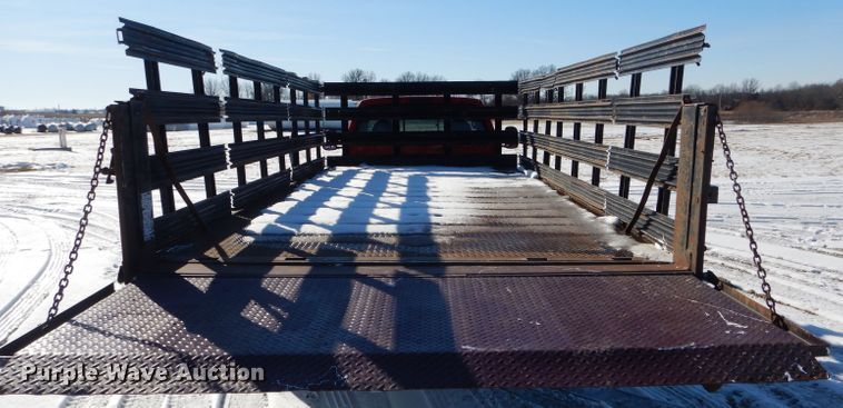 image for item DH6974 2000 Ford F550 Super Duty flatbed truck