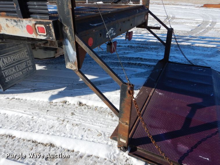 image for item DH6974 2000 Ford F550 Super Duty flatbed truck