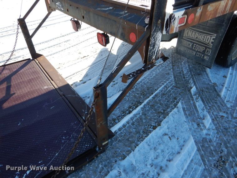 image for item DH6974 2000 Ford F550 Super Duty flatbed truck