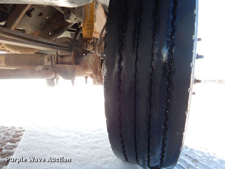 image for item DH6974 2000 Ford F550 Super Duty flatbed truck