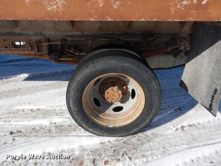 image for item DH6974 2000 Ford F550 Super Duty flatbed truck