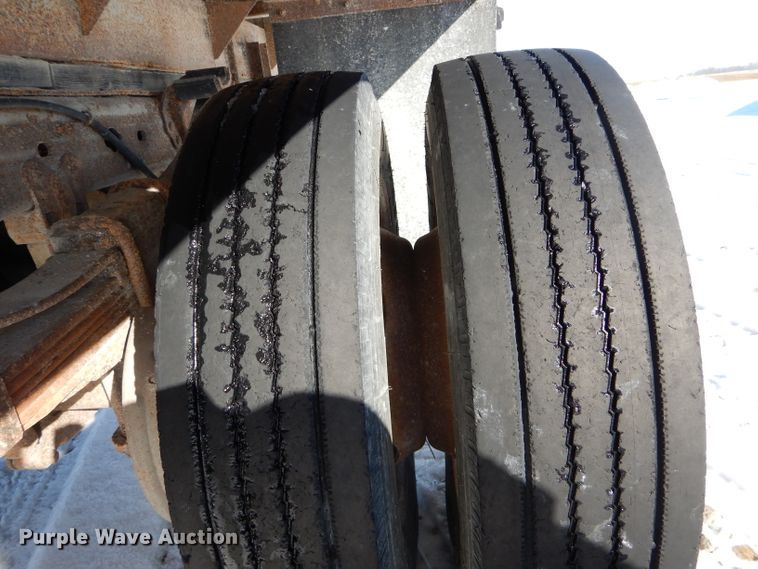 image for item DH6974 2000 Ford F550 Super Duty flatbed truck