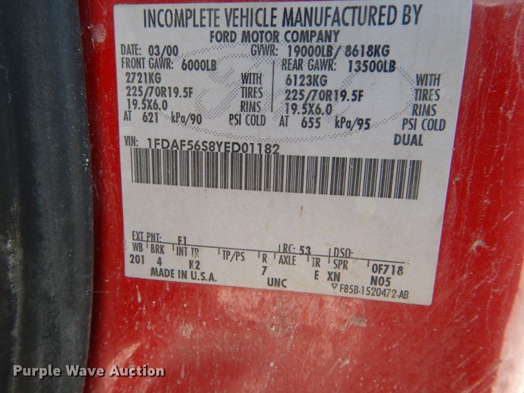 image for item DH6974 2000 Ford F550 Super Duty flatbed truck