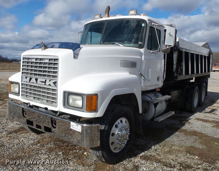 image for item DH7831 1996 Mack CH600 dump truck