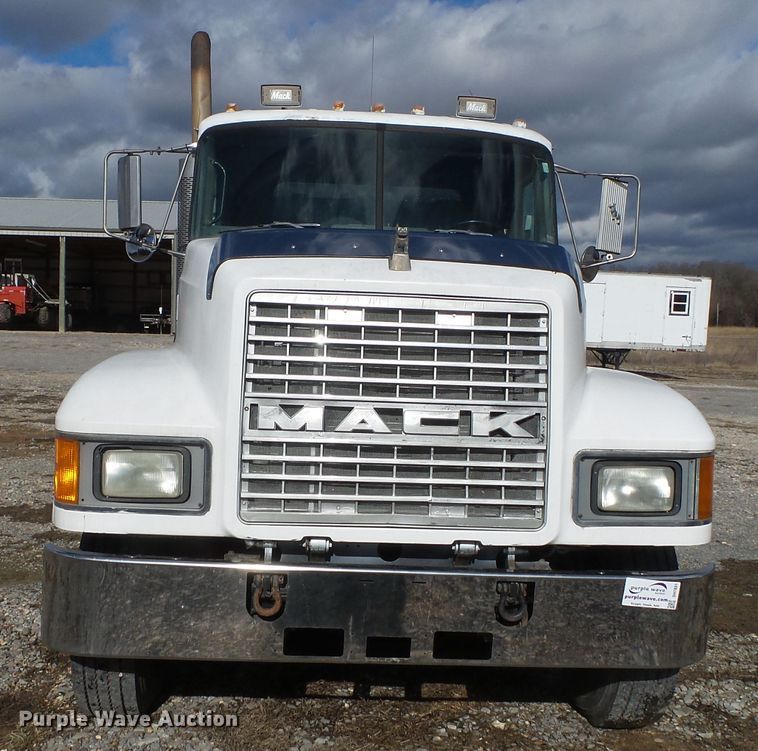 image for item DH7831 1996 Mack CH600 dump truck