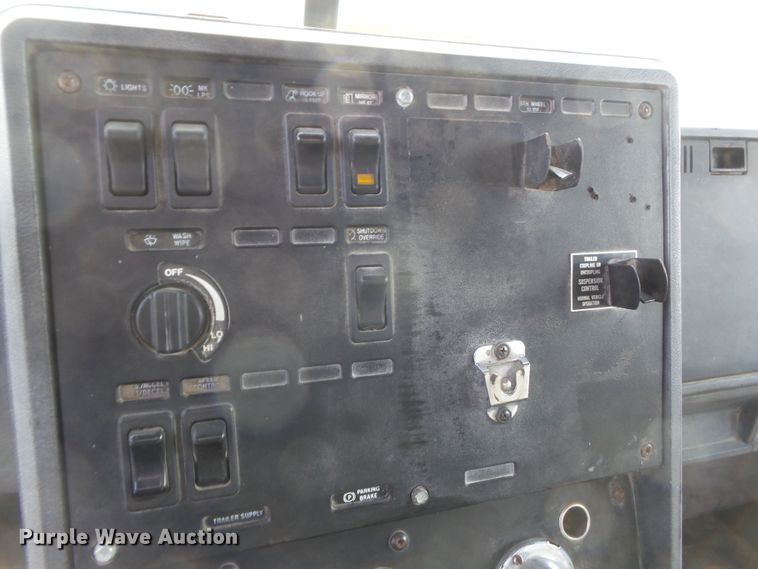 image for item DH7831 1996 Mack CH600 dump truck