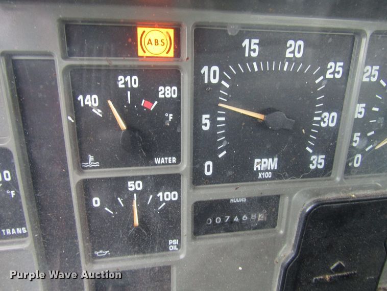 image for item DH8322 2000 International 2554 hydra vacuum truck