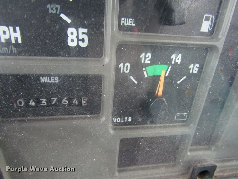 image for item DH8322 2000 International 2554 hydra vacuum truck