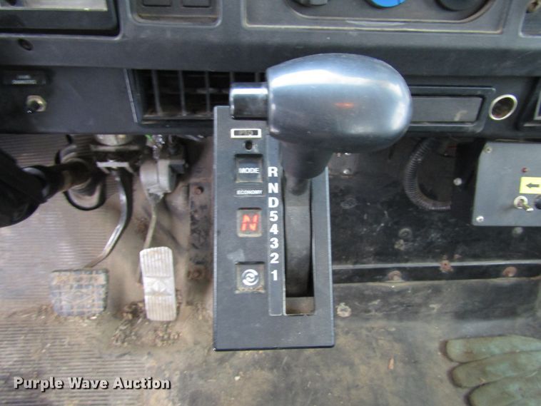 image for item DH8322 2000 International 2554 hydra vacuum truck