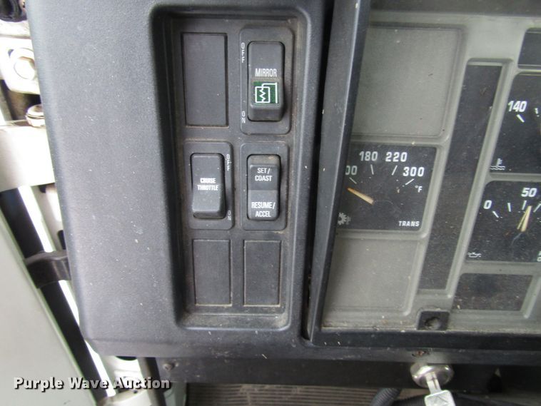 image for item DH8322 2000 International 2554 hydra vacuum truck