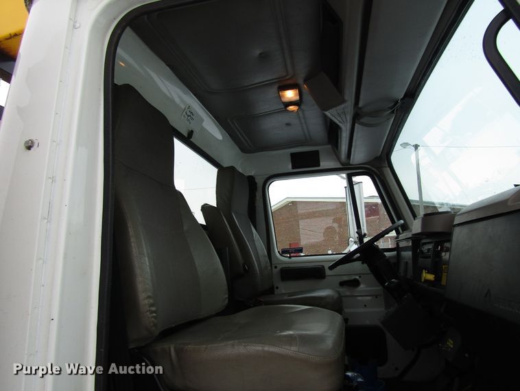 image for item DH8322 2000 International 2554 hydra vacuum truck