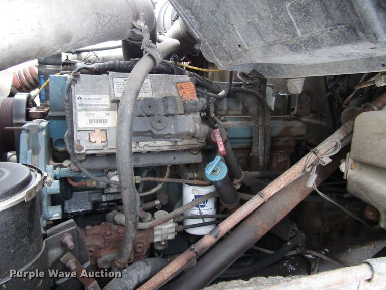 image for item DH8322 2000 International 2554 hydra vacuum truck