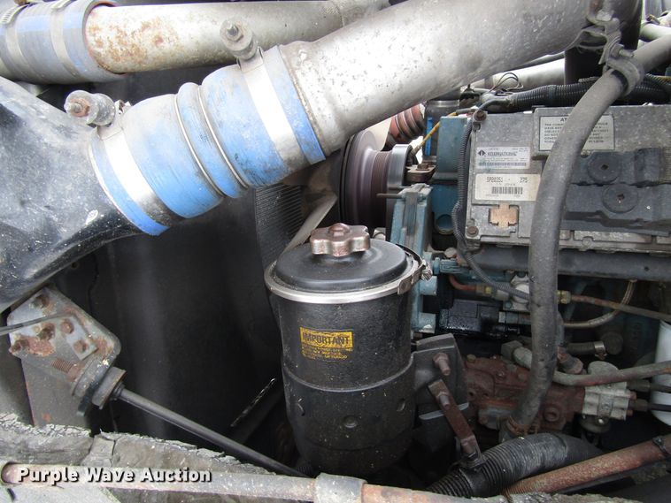 image for item DH8322 2000 International 2554 hydra vacuum truck