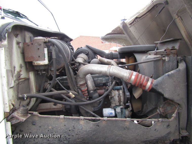 image for item DH8322 2000 International 2554 hydra vacuum truck