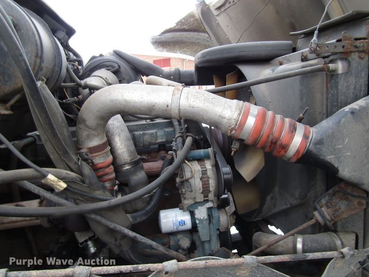 image for item DH8322 2000 International 2554 hydra vacuum truck