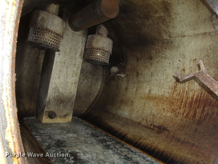 image for item DH8322 2000 International 2554 hydra vacuum truck