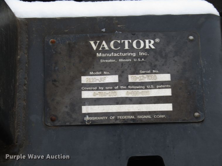 image for item DH8322 2000 International 2554 hydra vacuum truck